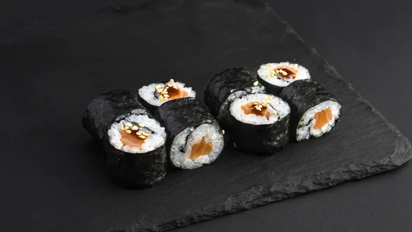 Sake maki (8 vnt.)
